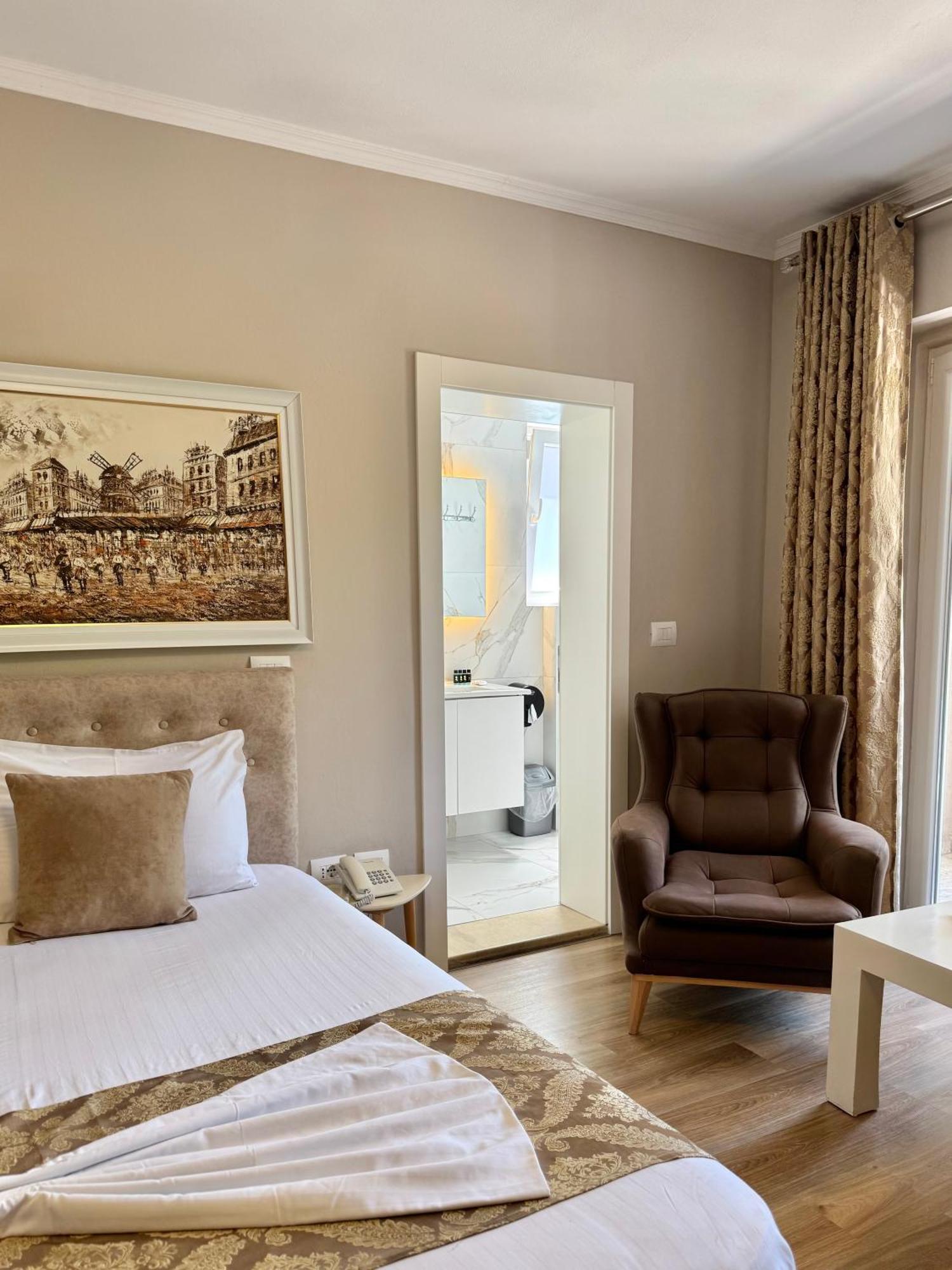Park 1 Hotel Tirana