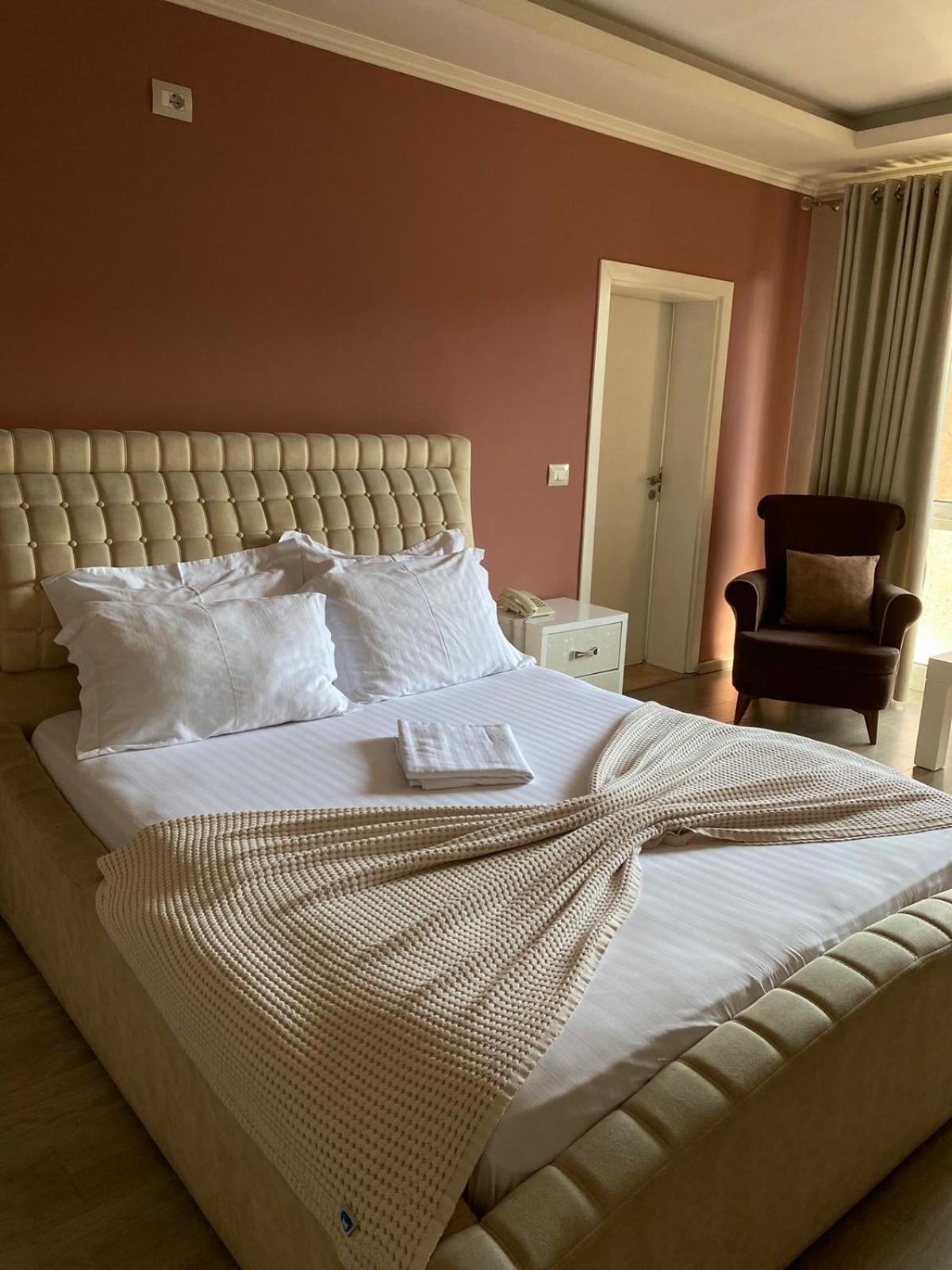 Park 1 Hotel Tirana