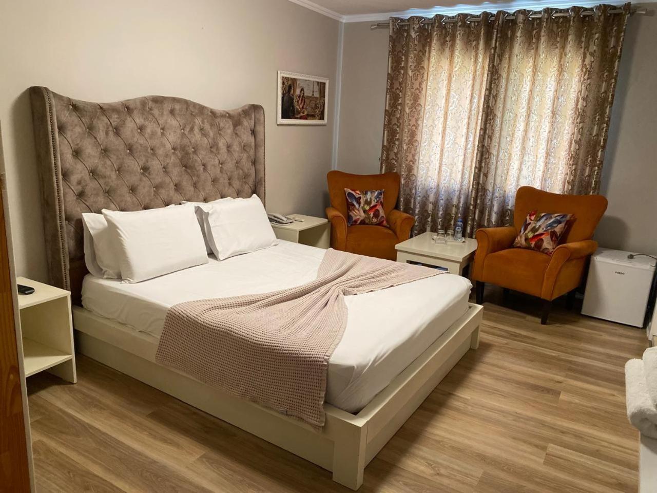 Park 1 Hotel *